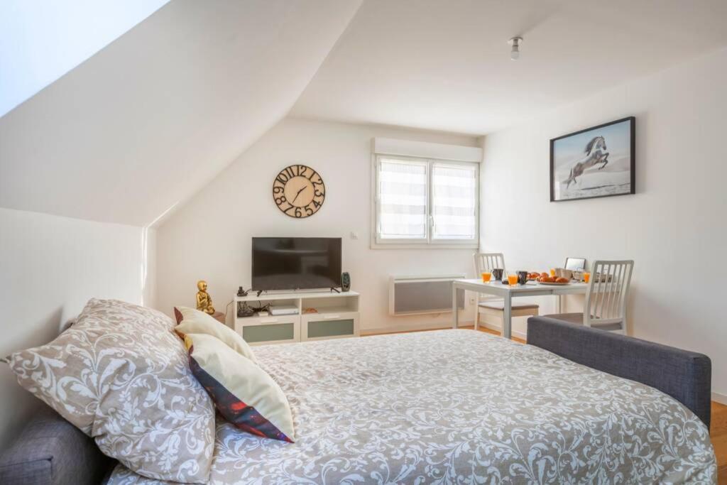 Grand Confort, Appartement Osny Εξωτερικό φωτογραφία